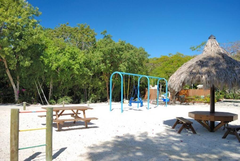 Welcome To The Pelican Lodge ! Tavernier Exteriör bild